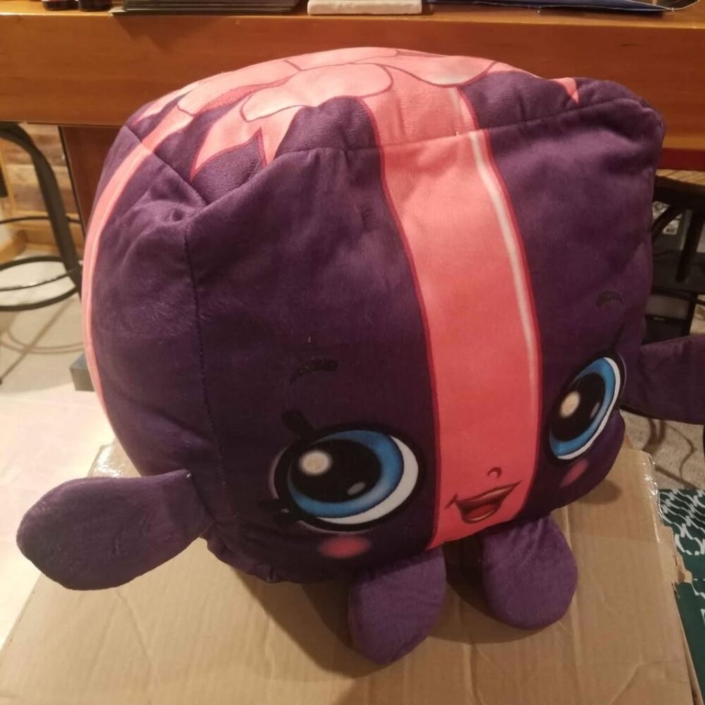 Shopkins Miss Pressy Cube Pillow 12"